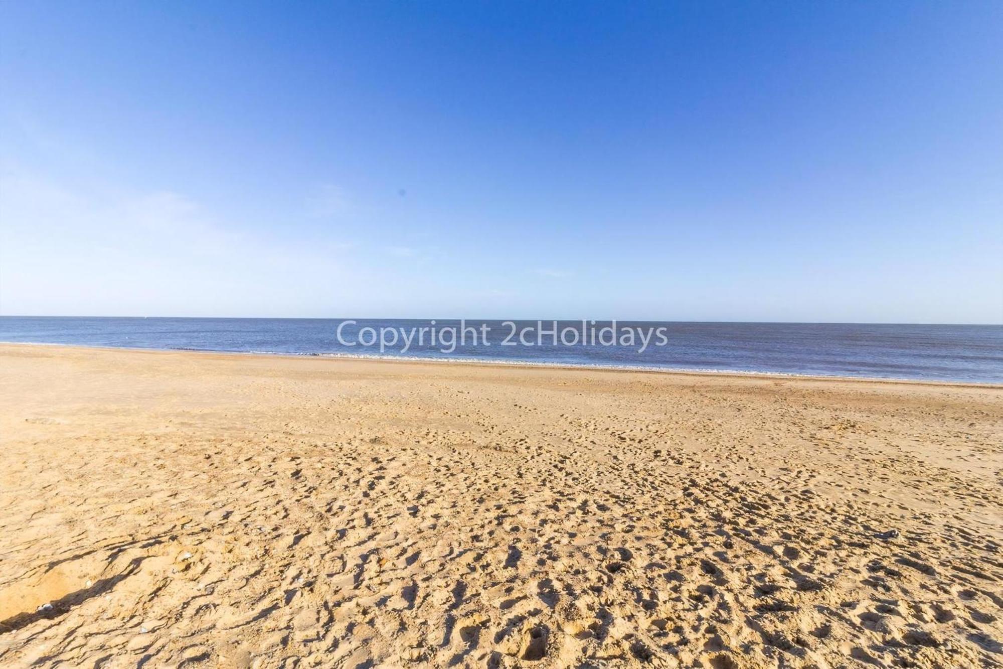7 Berth Chalet Nearby Hemsby Beach In Norfolk Ref 18168B Exterior photo
